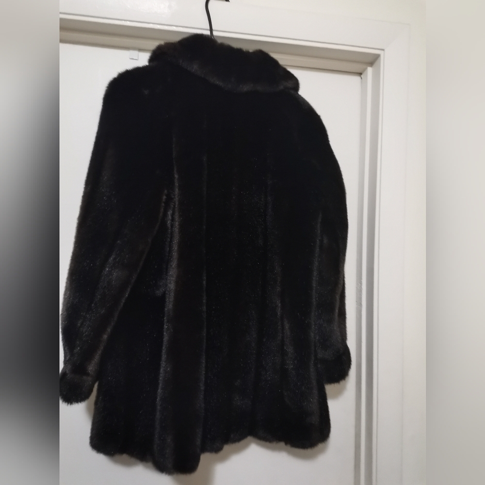 Dubrowsky & Perlbinder | Exclusively Styled by Tissavel France | Faux Fur - Picture 3 of 13